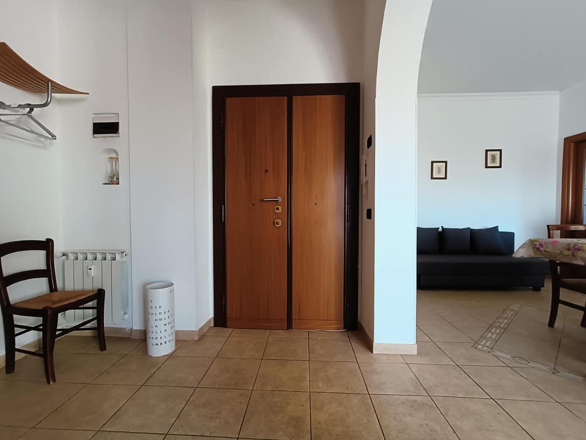 Appartement Avellini - Delightful And Spacious With Terrace - Near Metro A Cornelia